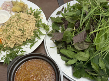 Đặc sản "ăn tươi nuốt sống" ở Ninh Bình chấm loại nước sốt đọc trẹo miệng