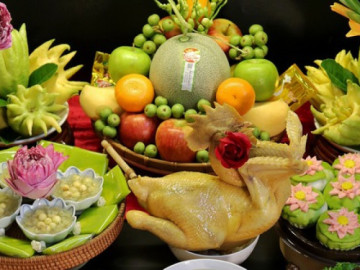 Chuyên gia phong thủy bày cách sắm đồ lễ cúng Rằm tháng 7 để mang lại nhiều may mắn