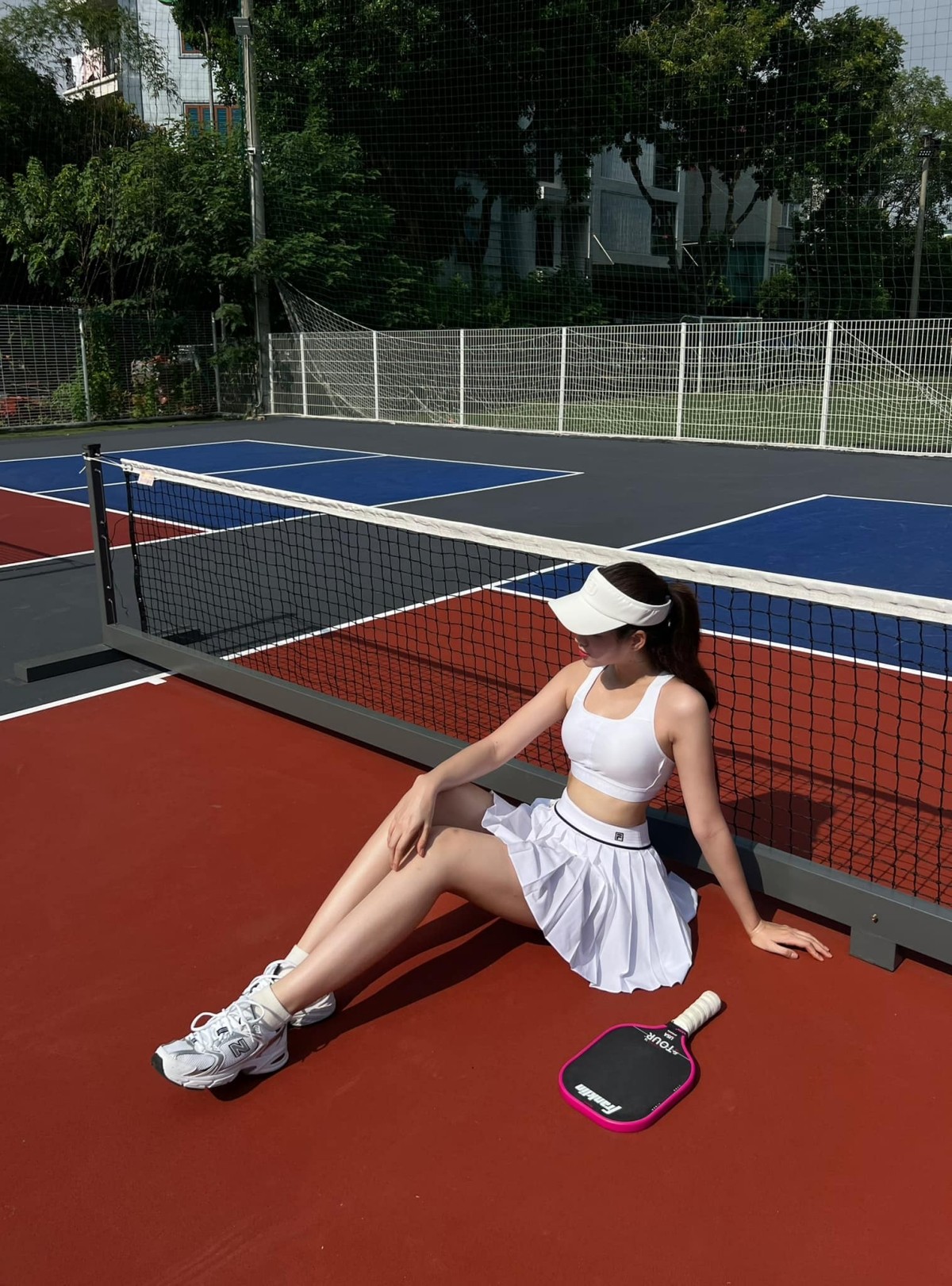 Hoa hậu Đỗ Thị Hà cũng là một fan của pickleball, nàng hậu xuất hiện tại sân tập khá đều, khoe khéo hình thể “vạn người mê” trong set đồ thể thao.