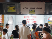Lifestyle - Đến phố đi bộ Nguyễn Huệ ăn cốm làng Vòng, lấy phiếu giảm giá của phở Dậu