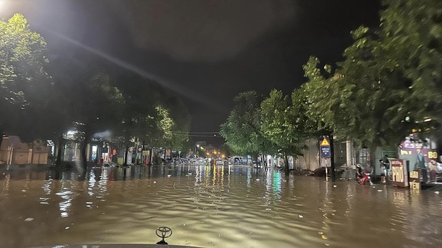 Mực nước sông Cầu lên cao, nhiều nơi ở Thái Nguyên ngập lụt nặng. Ảnh: Báo Thái Nguyên