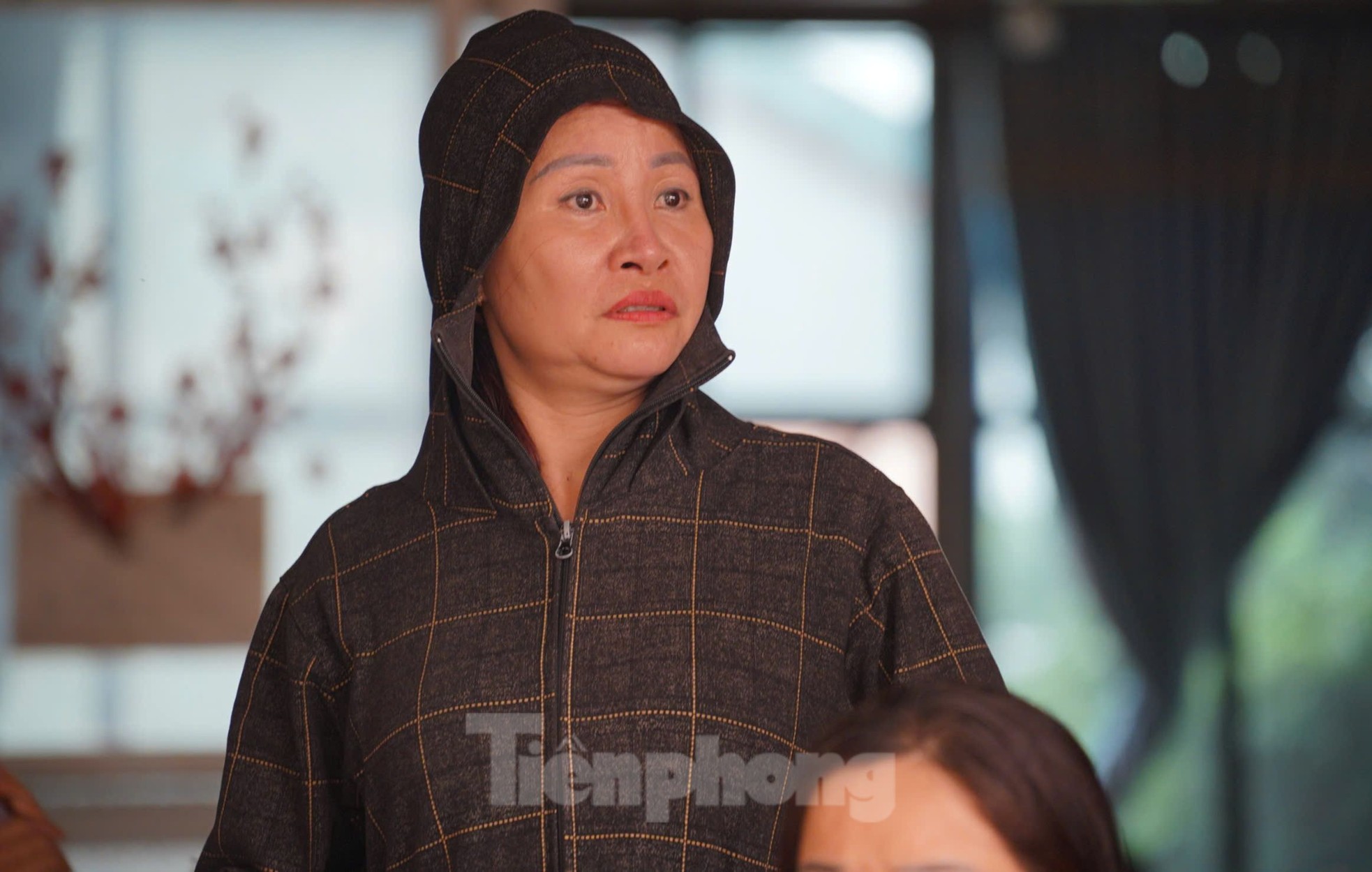 Người nhà òa khóc khi người thân là nạn nhân vụ sập cầu.