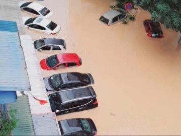 Thành phố Thái Nguyên ngập sâu trong biển nước, nhiều khu vực bị cô lập