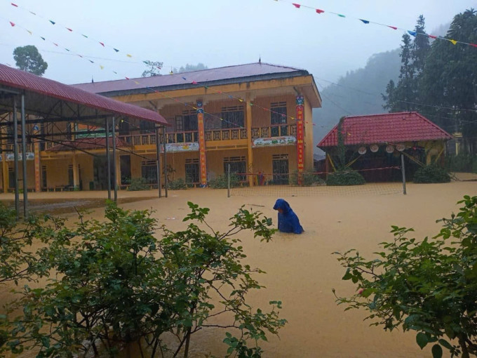 Trường THamp;THCS Quan Hồ Thẩn, Si Ma Cai, Lào Cai ngập sâu hôm 9/9. Ảnh: Giáo dục thời đại