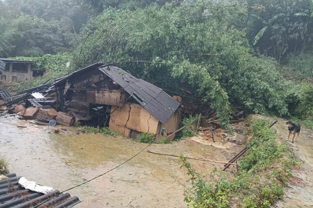 Bão lũ gây ra nhiều thiệt hại về người và tài sản tại huyện Bát Xát.