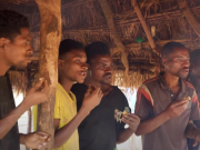 Lifestyle - Người dân châu Phi lần đầu thử món ăn Việt ‘nóng bỏng miệng’, nói đúng một từ