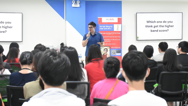 Trung Đức làm diễn giả cho nhiều chương trình của các đại học và trường cấp 3 ở Hà Nội.