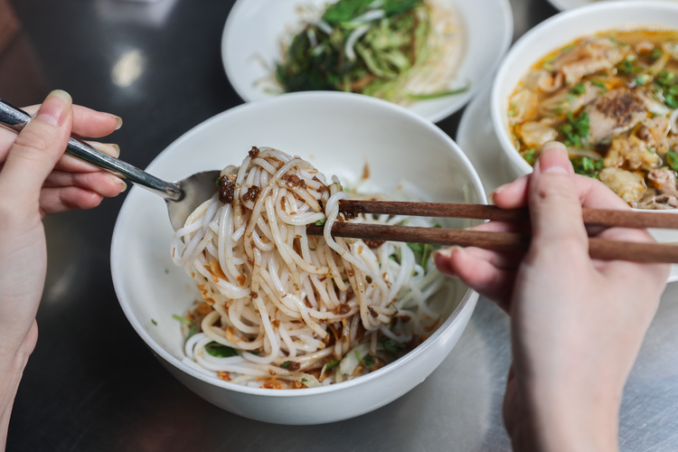 Quán amp;#39;chếamp;#39; món bún bò trộn ở TP HCM - 3