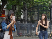 Lifestyle - Du khách thích thú đón gió lạnh đầu mùa ở Hà Nội