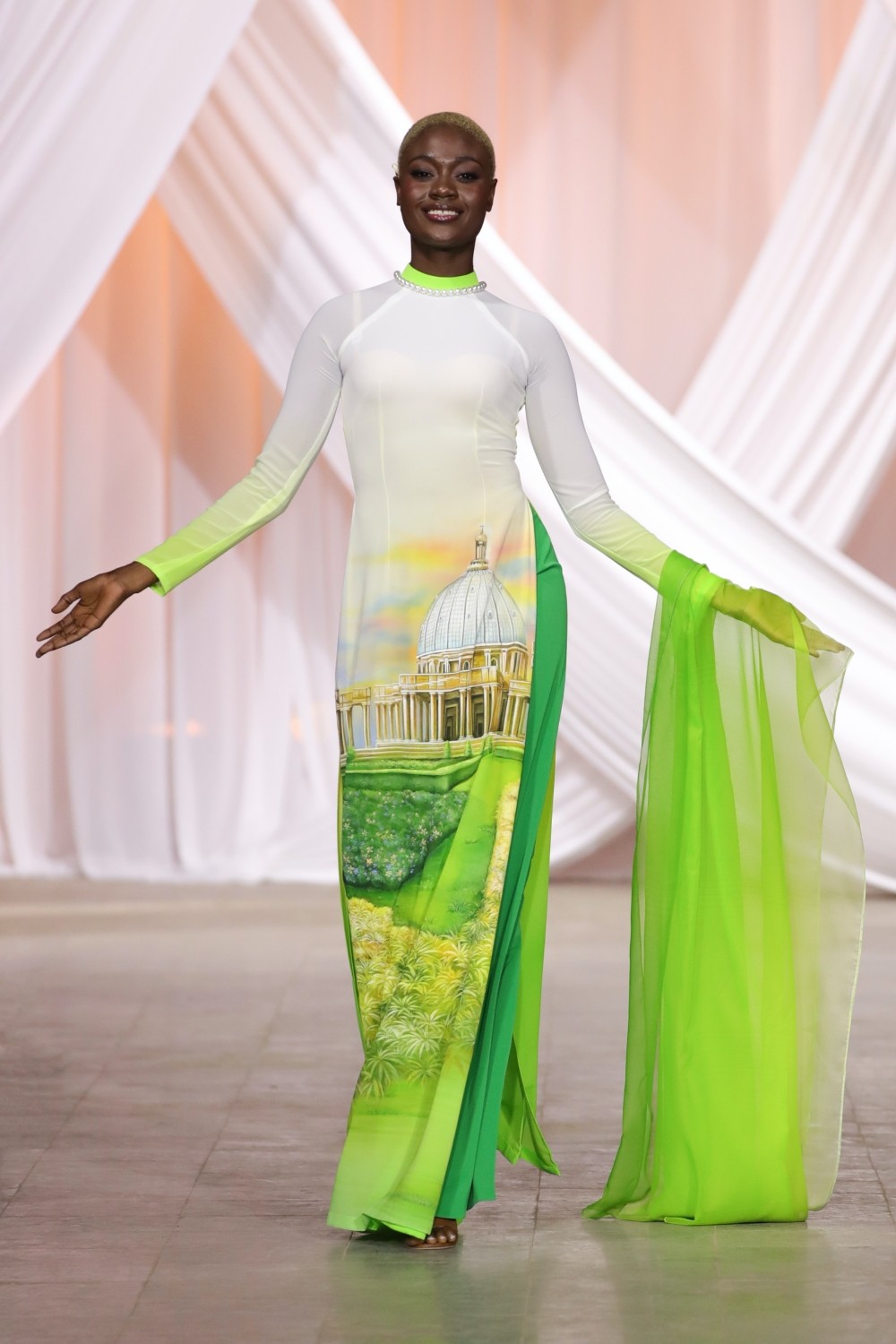 10. Miss Cosmos Côte DIvoire (Bờ Biển Ngà) Danielle Boué.