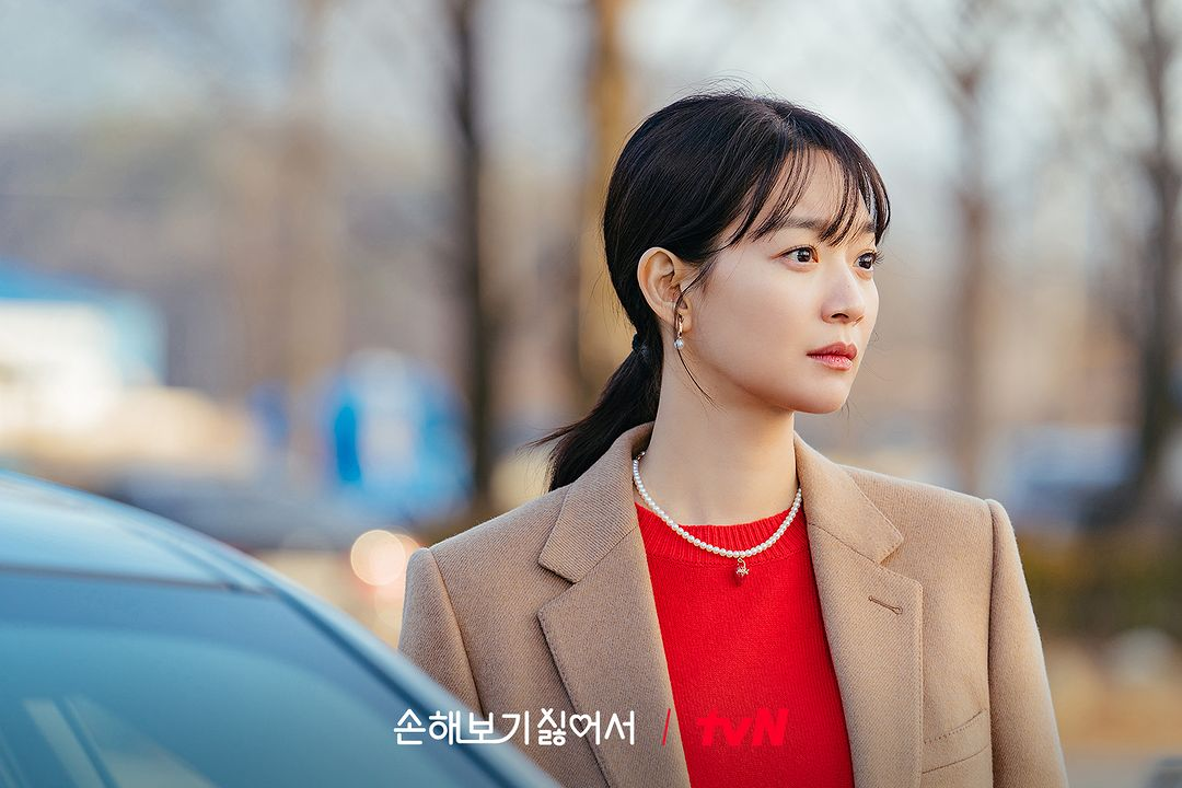 No Gain No Love: Khám phá tủ đồ công sở đơn giản mà xinh yêu của Shin Min Ah - 4