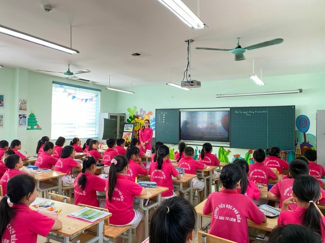 Theo Dự thảo Luật Nhà giáo quy định lương nhà giáo được xếp cao nhất trong hệ thống thang bậc lương hành chính sự nghiệp. Ảnh minh họa: THPD