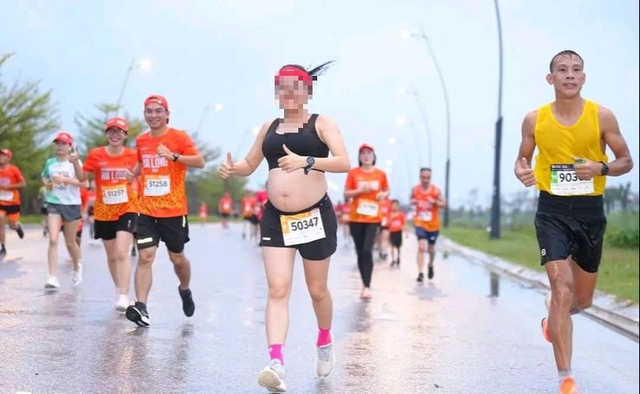 Phụ nữ mang thai vẫn chạy bộ, chuyên gia nói gì? - 1