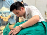 Sức khỏe - Nam bác sĩ hiến giác mạc của mẹ để mang lại ánh sáng cho 2 người