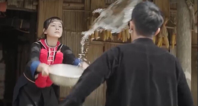 2 thiếu nữ dân tộc chung cảnh bị con trai Vân Dung amp;#34;ép cướiamp;#34;: Hóa ra 1 người là amp;#34;con gái Hồng Diễmamp;#34; - 5