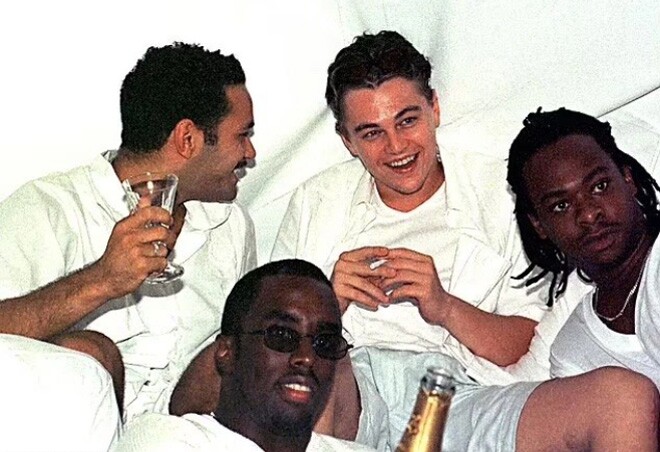 Leonardo DiCaprio cũng có mặt trong những bữa tiệc.