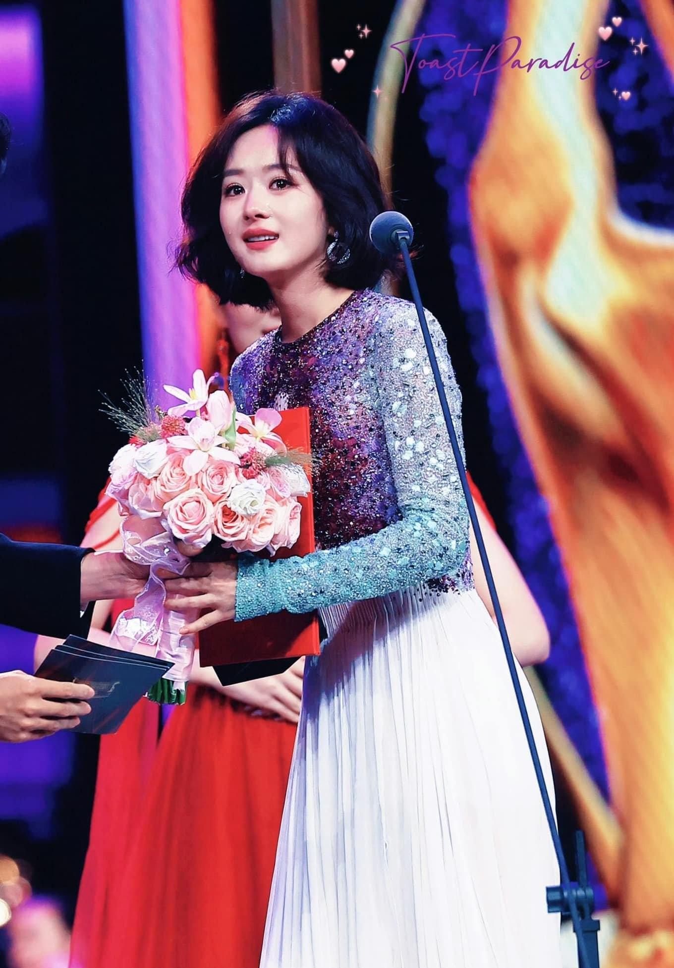 Triệu lệ dĩnh được vinh danh thị hậu hất cẳng dương mịch và lưu diệc phi trên bxh tiểu hoa 85 - 2