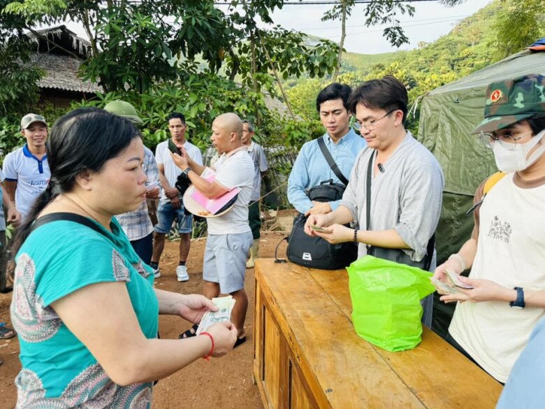 Nhóm từ thiện của Đại Nghĩa đã có mặt tại làng Nủ vào ngày 16/9.