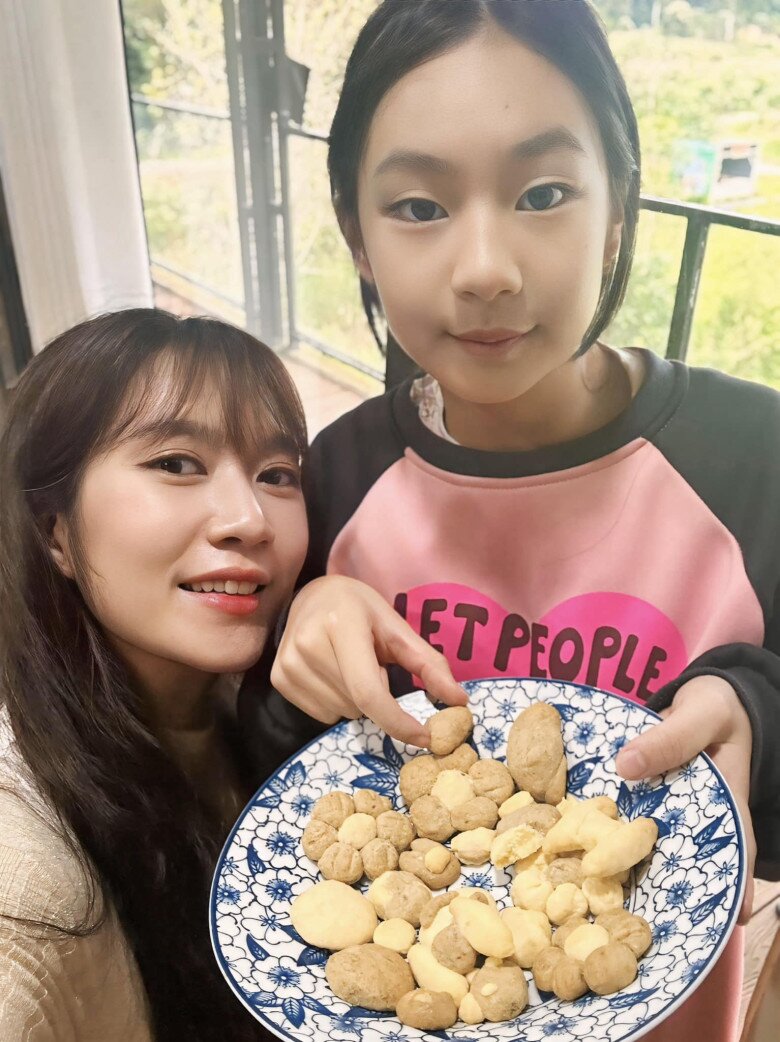 Sao việt 24h á hậu làm mẹ đơn thân của 5 nhóc tì cảnh đưa các con đi học đầy một xe gây sốt - 8