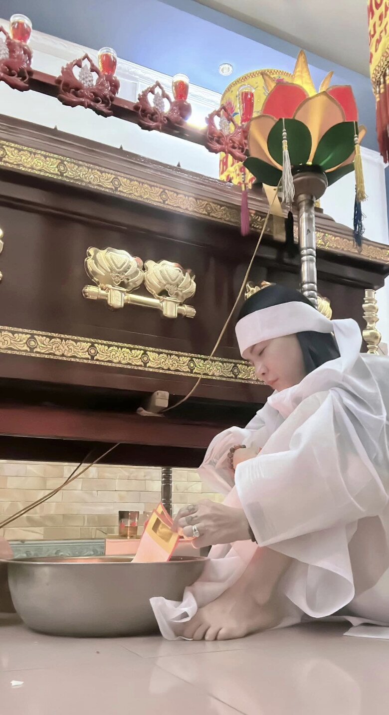 Sao việt 24h cát phượng thông báo tin tang sự giữa đêm gây xót xa chỉ ước một điều nếu có kiếp sau - 1