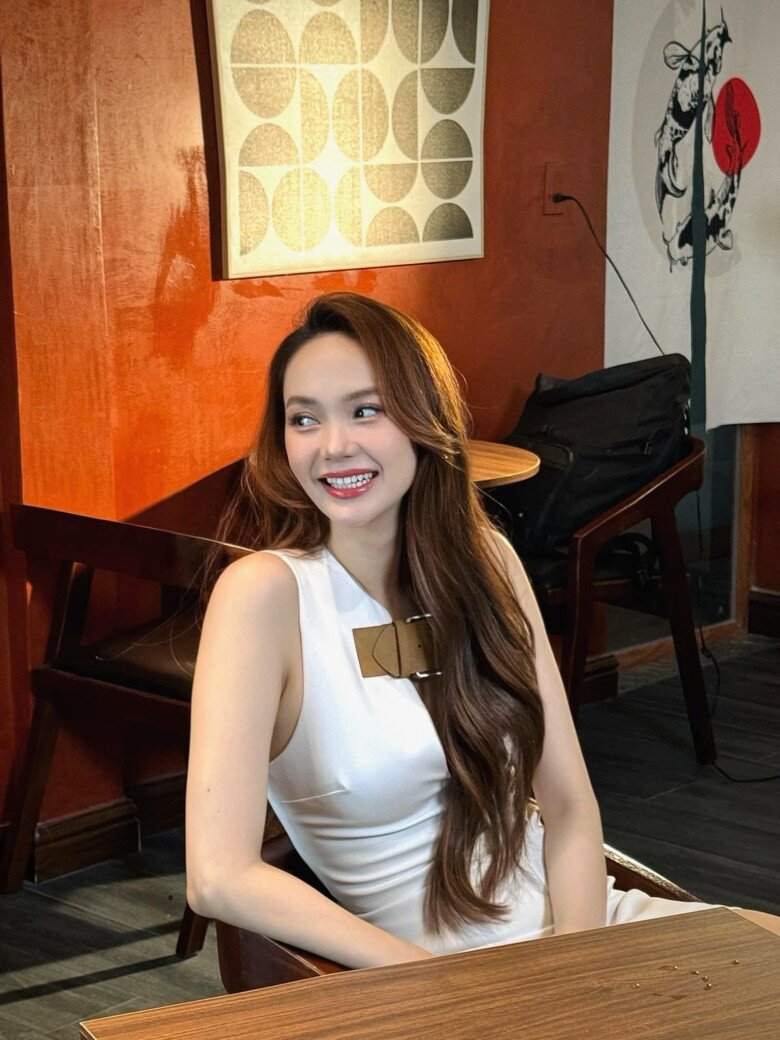 Sao việt 24h chạm mặt midu - minh đạt nhã phương liền so sánh sự khác biệt giữa trường giang và chồng nhà người ta - 7