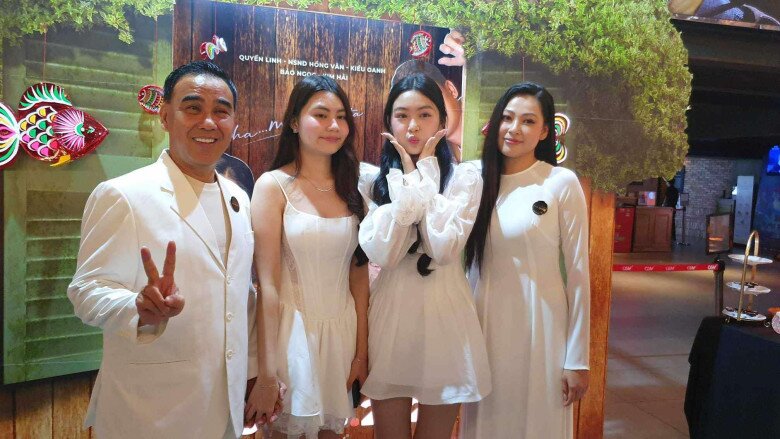 Sao việt 24h con gái quyền linh đọ sắc cùng ái nữ màn ảnh của bố có câu nói cực khéo khiến dân mạng khen ngợi - 4