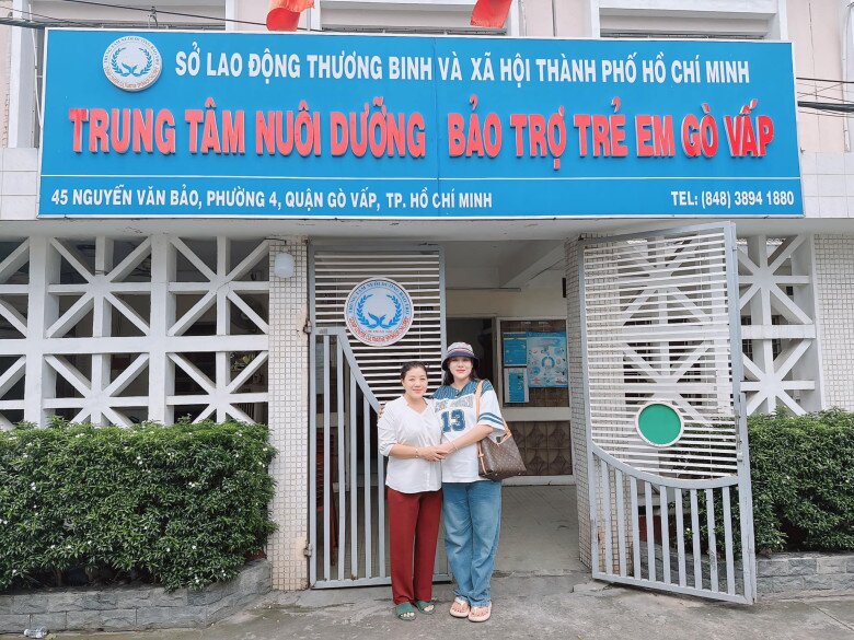 Sao Việt 24h: Ốc Thanh Vân bịn rịn chia tay chồng trở về Úc, quyết kiếm tiền nơi đất khách để được làm điều này - 11