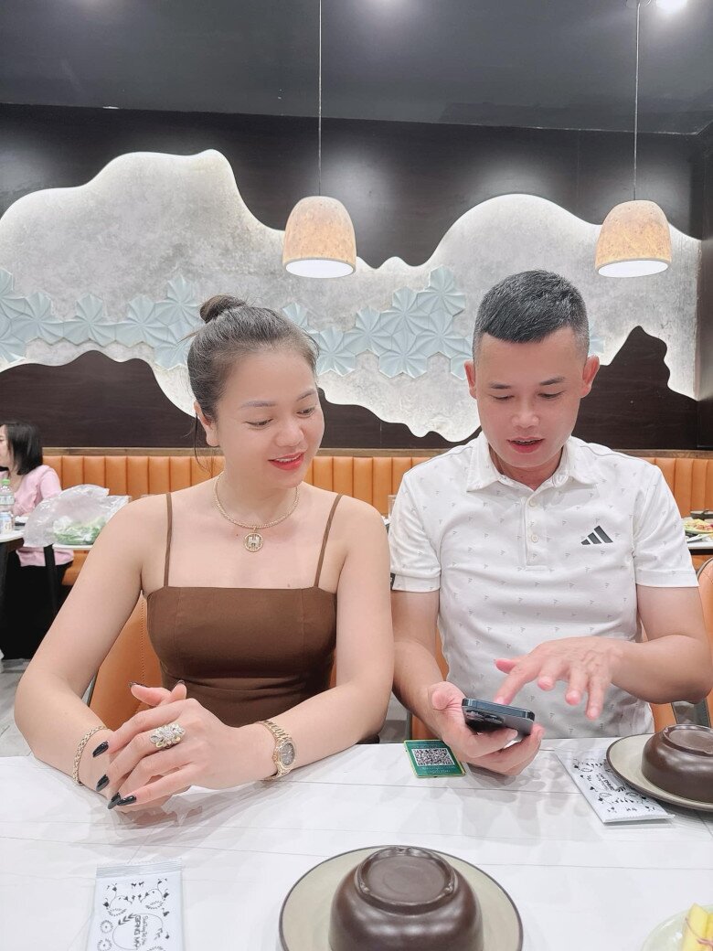 Sao việt 24h nàng dâu gia tộc nghìn tỷ linh rin mừng sinh nhật trên du thuyền con gái vàng ngọc hiếm hoi xuất hiện - 12