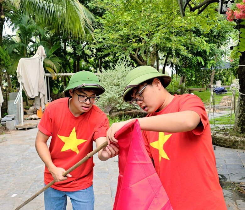 Sao việt 24h nsưt chí trung khoe ảnh hạnh phúc bên người yêu á hậu kém 17 tuổi được xuân bắc chúc tưng bừng - 5