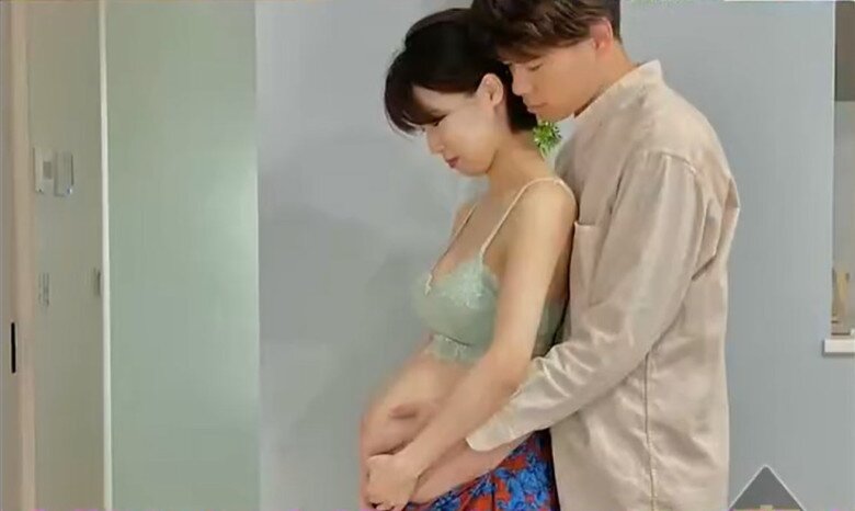 Người mẹ phát hiện bị ung thư khi chỉ còn 1 tháng nữa là sinh con.