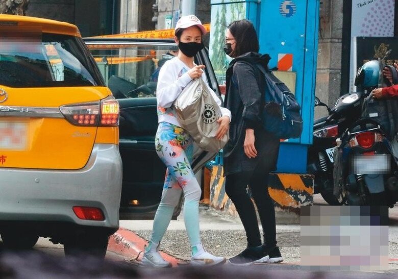 Lâm Y Thần chật vật để mang thai.