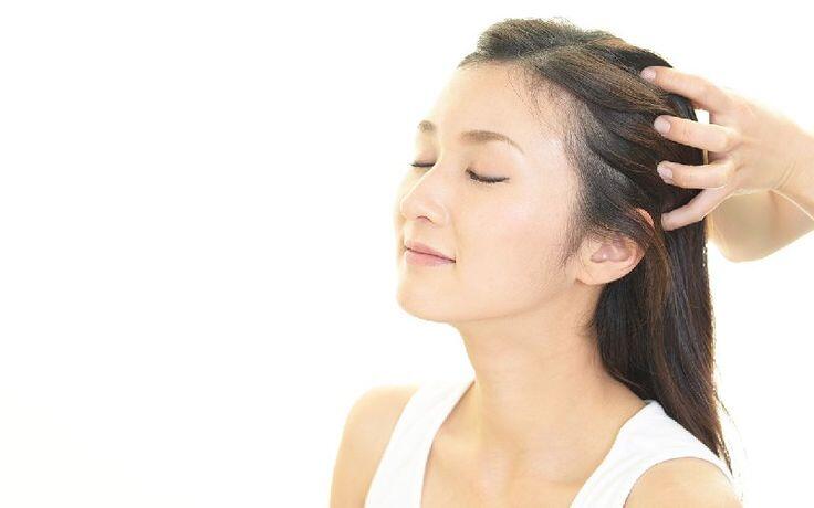 Massage da đầu rất có lợi cho tóc