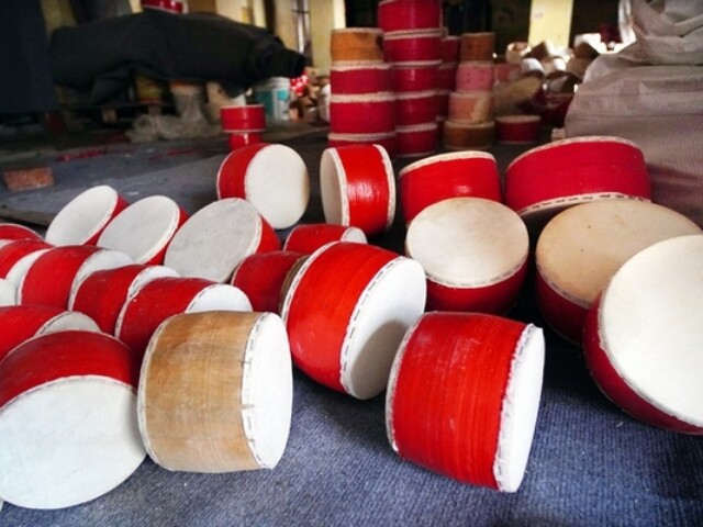 Những chiếc trống gỗ của làng Ông Hảo không chỉ đơn thuần là món đồ chơi giải trí mà còn mang đậm giá trị văn hóa, giúp trẻ em tìm hiểu về truyền thống của dân tộc.