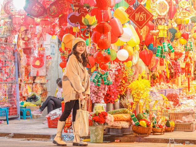 Mỗi dịp Trung thu về, giới trẻ mảnh đất Thủ đô lại quay về phố Hàng Mã để vui chơi, chụp ảnh.