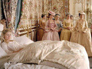 Bà bầu - Sinh con cho hoàng gia nên các hoàng hậu ở châu Âu đều phải trải qua điều "xấu hổ" này khi vượt cạn