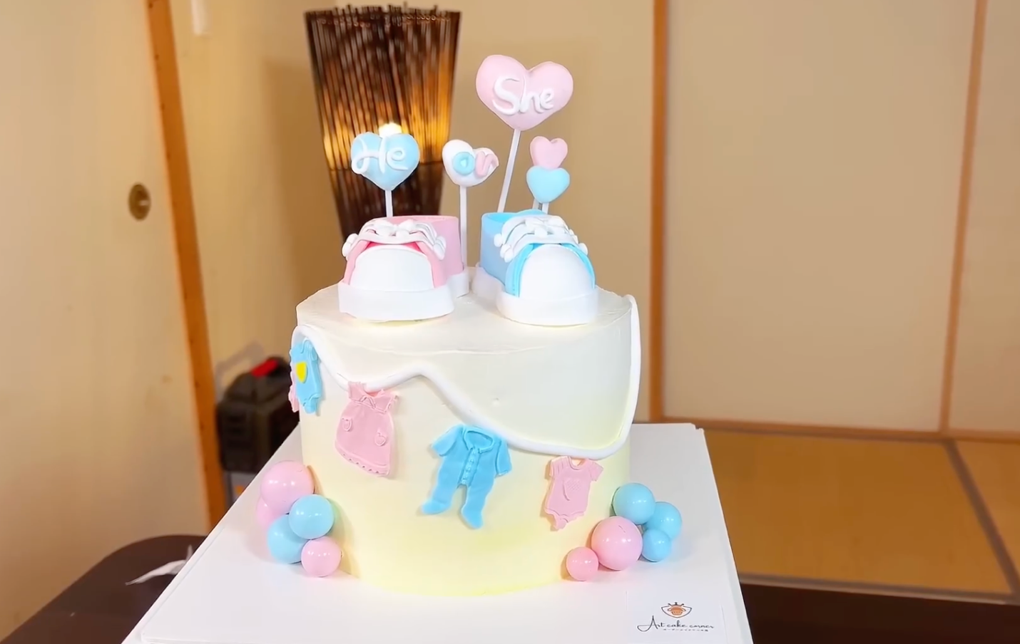 Chiếc bánh kem chỉ tốn vài trăm ngàn trở thành tâm điểm trong tiệc công bố.