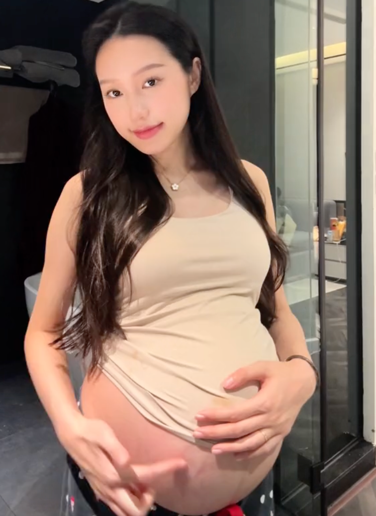 Doãn Hải My chia sẻ những dấu hiệu đầu tiên khi bị rạn da lúc mang bầu.