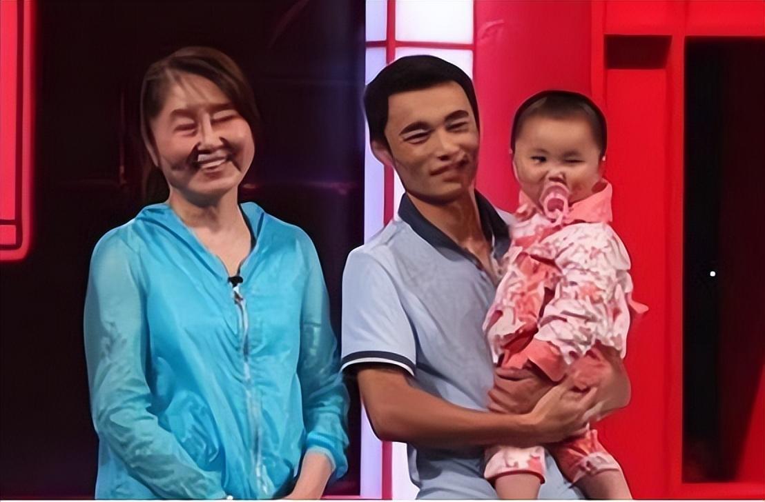 Gia đình Hồ Quyên xuất hiện trong chương trình truyền hình.