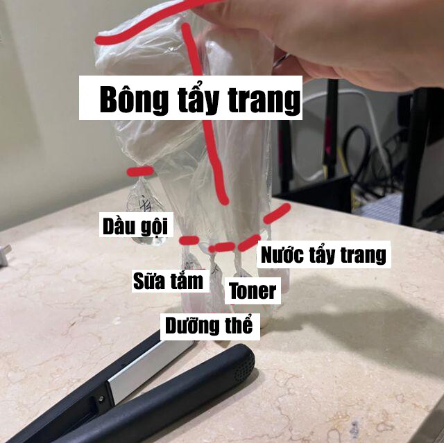 Các đồ dùng cá nhân có thể được cất gọn chỉ với một chiếc găng tay.