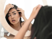Đẹp - Da đầu lão hóa nhanh gấp 6 lần so với khuôn mặt, chuyên gia chỉ ra 2 bước kiểm tra da đầu già hay chưa