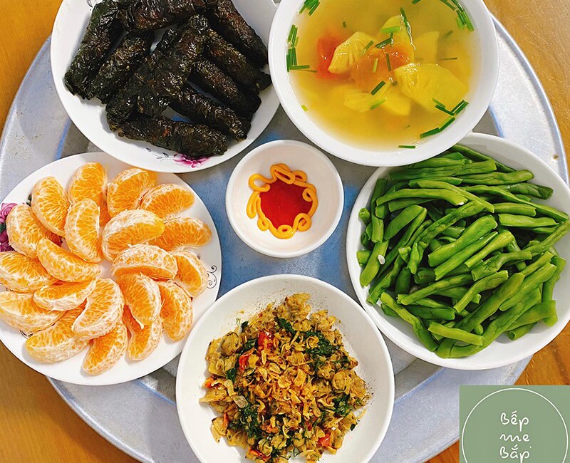 Ngao xào, đỗ luộc, canh chua, chả lá lốt  (Ảnh: Thu Sang)