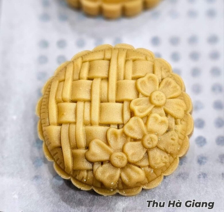 Cách làm bánh Trung thu nhân mochi trứng muối độc đáo đang hot rần rần, ăn một miếng là mê ngay - 8