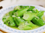 Bếp Eva - Xào mướp có nên cho vào chảo luôn? Nhiều người bỏ qua bước này bảo sao mướp thâm đen mất ngon