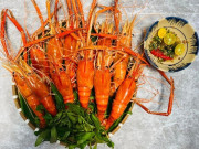 Bếp Eva - Tôm nướng muối vừa đơn giản lại ngon, màu đẹp rực rỡ của mẹ đảm Sài Gòn