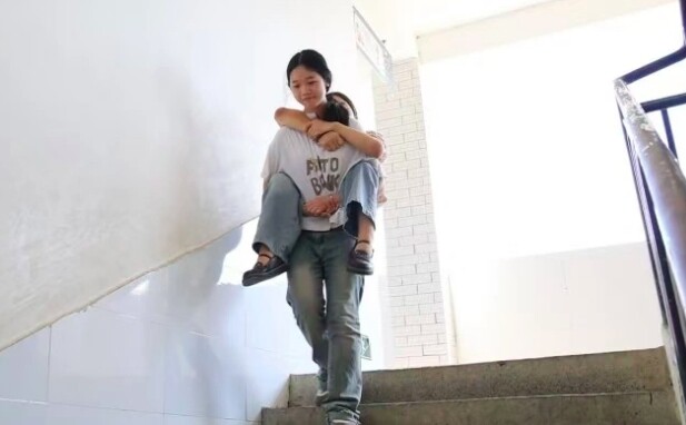 Hình ảnh quen thuộc của đôi bạn Kuang Yuxuan và Liu Sihan suốt gần 8 năm qua.
