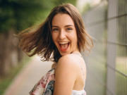 Eva tám - 8 đặc điểm của người ngày càng hạnh phúc hơn, bất chấp tuổi tác