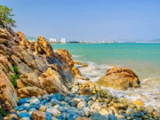 Lifestyle - Nhiều người tìm đến "bãi tắm Hoàng Hậu"