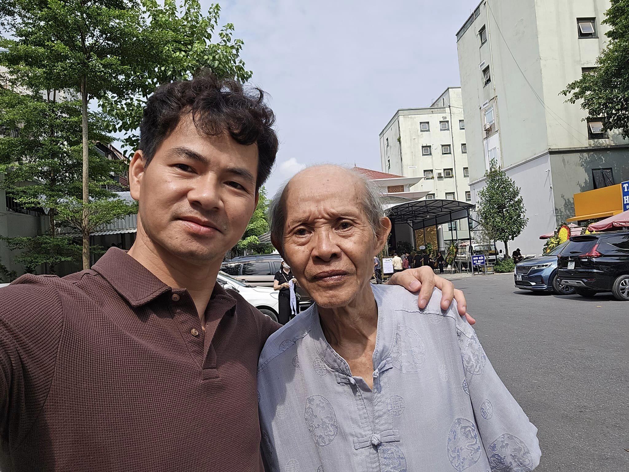 Xuân Bắc gặp lại nghệ sĩ Văn Toản.