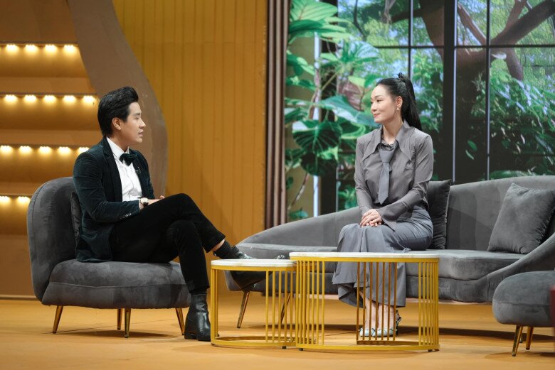 Nữ diễn viên cũng xúc động khi nhắc tới người bố vừa qua đời.