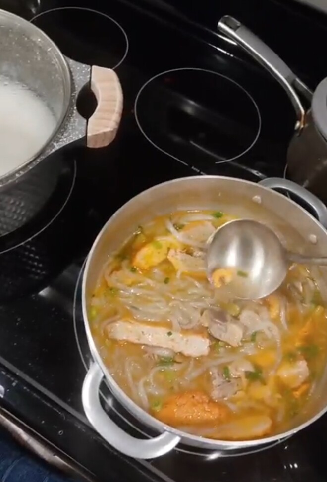 Mẹ chồng trang trần đã đảm lại chiều con dâu nữ người mẫu khoái chí khoe ăn hết 7 chiếc bánh không thịt - 8